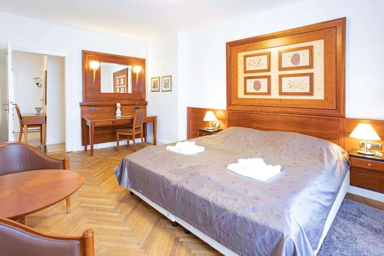 Melissa Apartments Karlovy Vary Luaran gambar